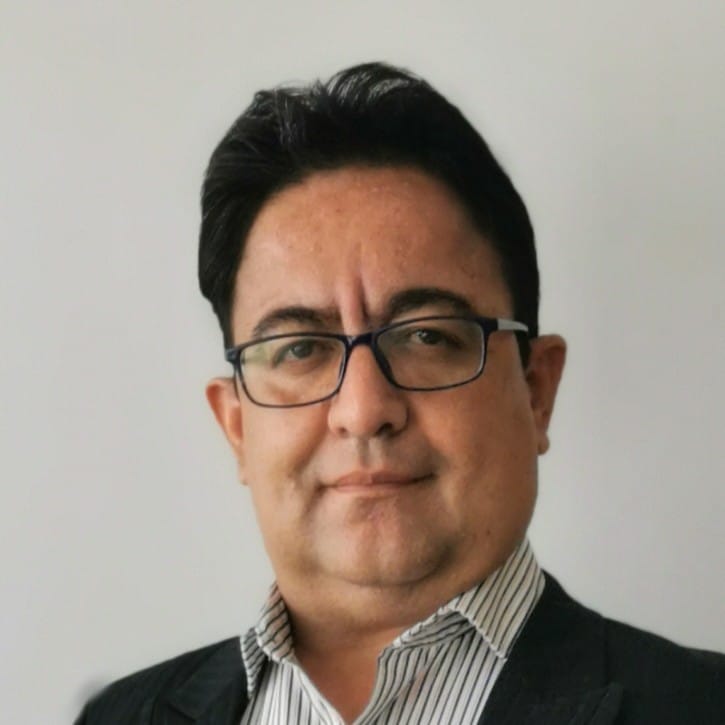 Dr. Cristian López del Álamo